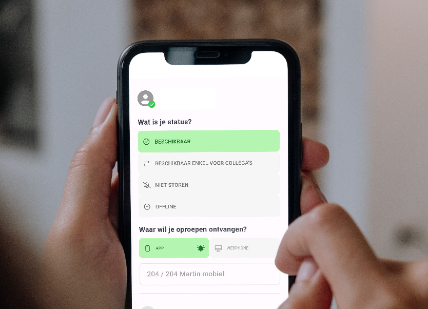 De Voipzo app met status en instellingen op een telefoon